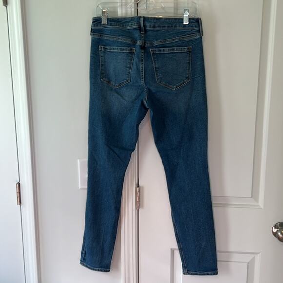 Old Navy Rockstar Mid Rise Cotton Blend Denim Jeans - Picture 2 of 11